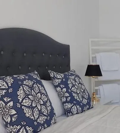 Celebrity Hotel 2*