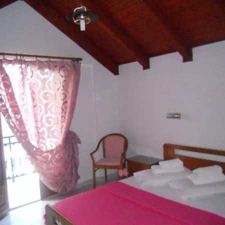 Celebrity Argosztóli