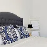 Celebrity Hotel 2*