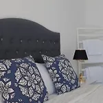 Celebrity Hotel 2*